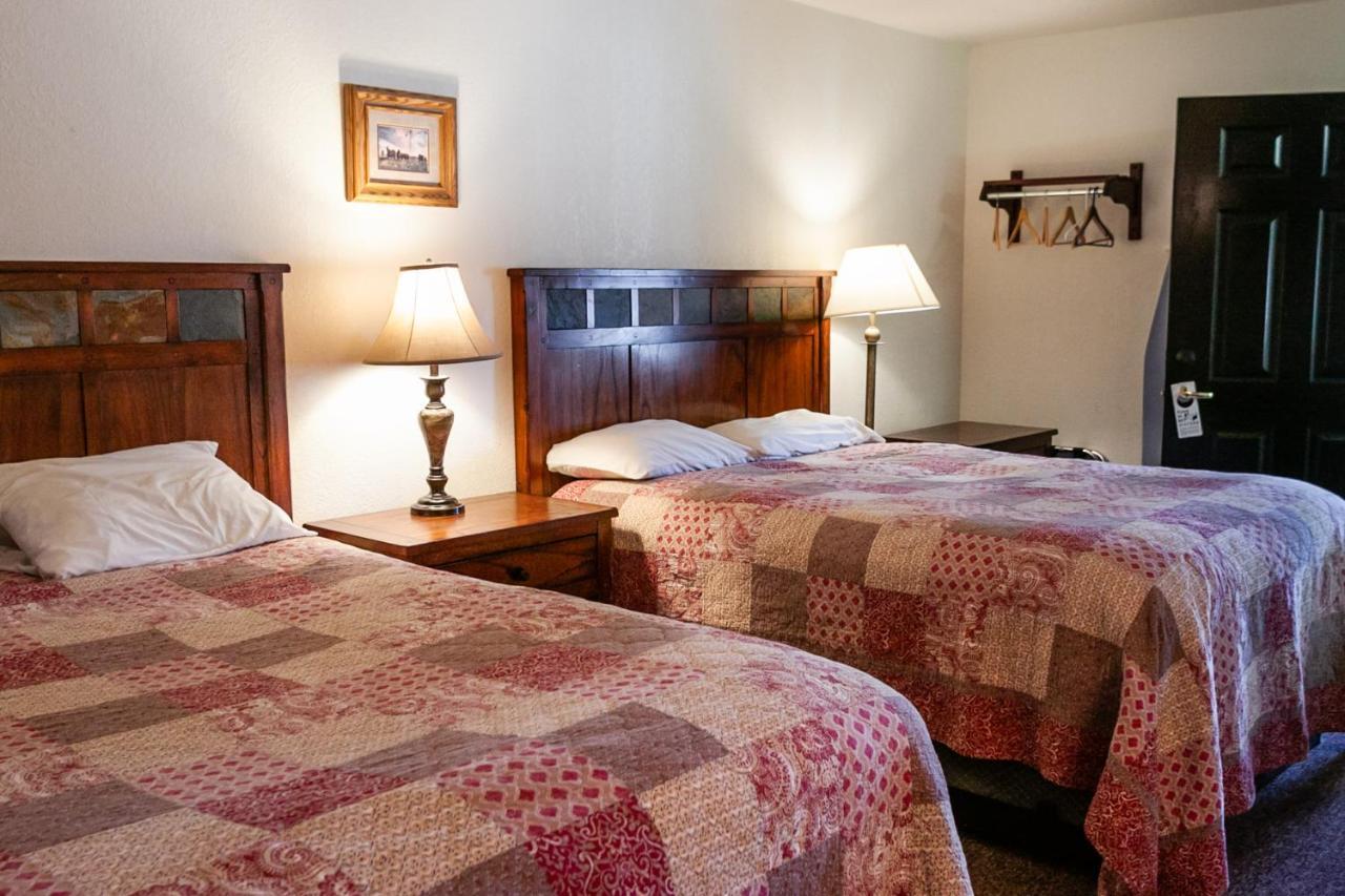 Circle R Motel East Glacier Park Village ห้อง รูปภาพ