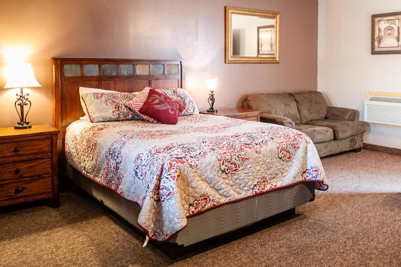 Circle R Motel East Glacier Park Village ห้อง รูปภาพ